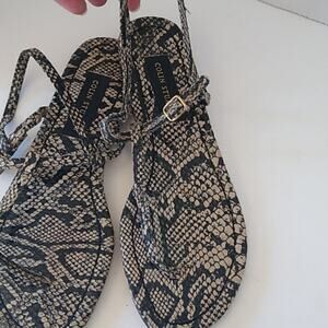 Colin Stuart Snake Skin Strapy animal print Size 9